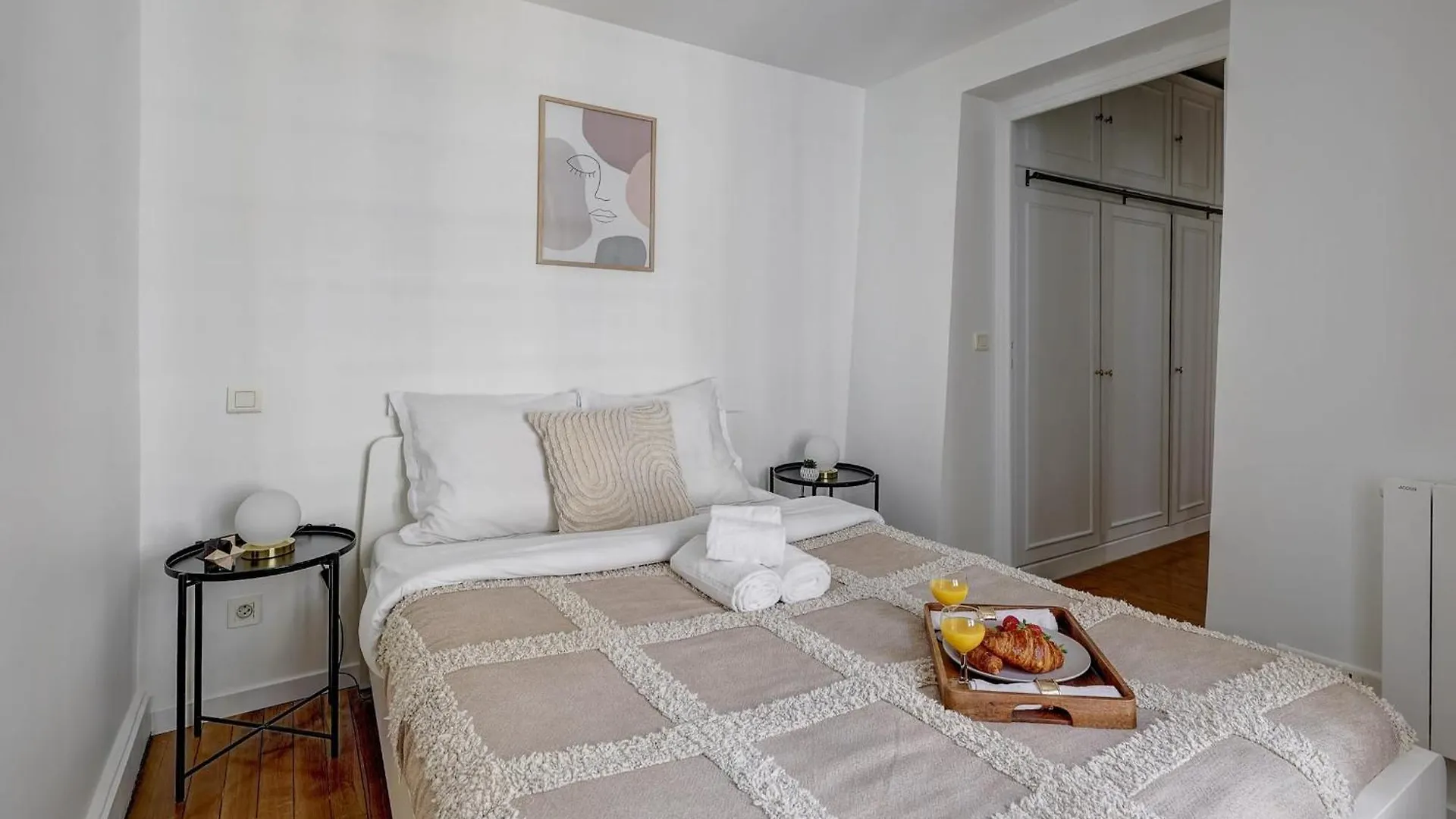 Apartment Champs-Elysees - 2Br With Balcony - Cityapartmentstay Paris France