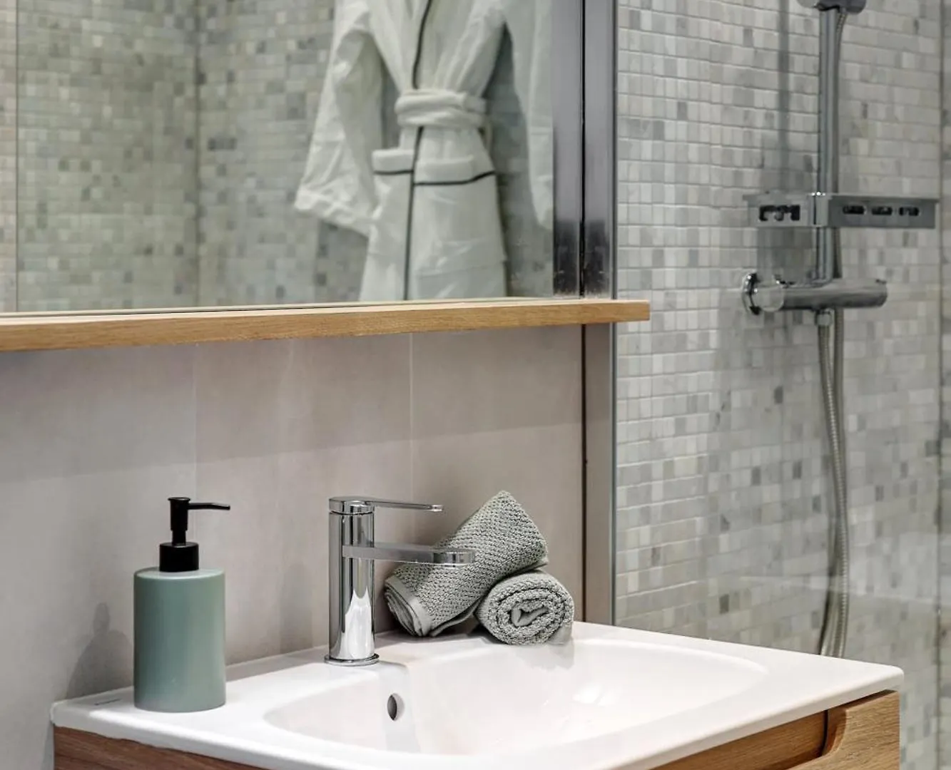 Apartment Champs-Elysees - 2Br With Balcony - Cityapartmentstay Paris