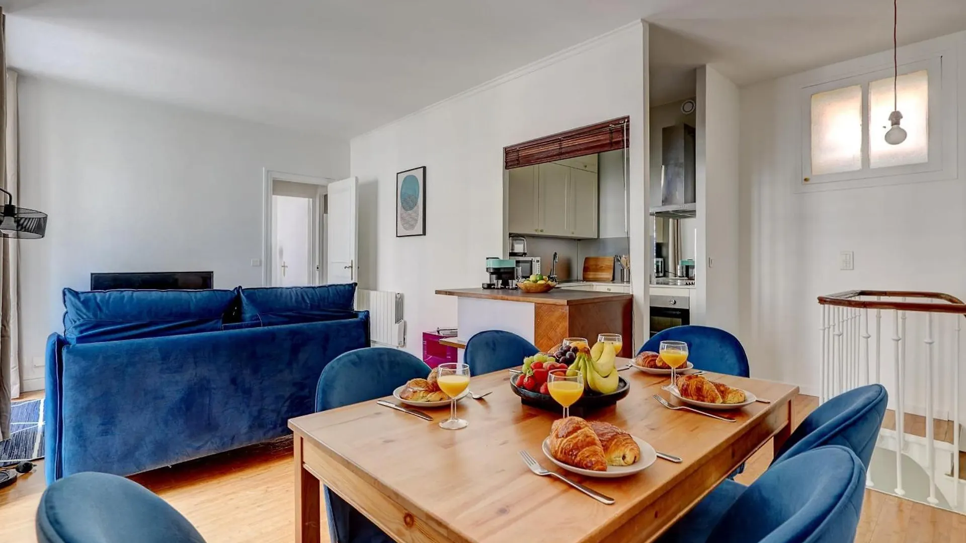 Champs-Elysees - 2Br With Balcony - Cityapartmentstay Paris Apartment