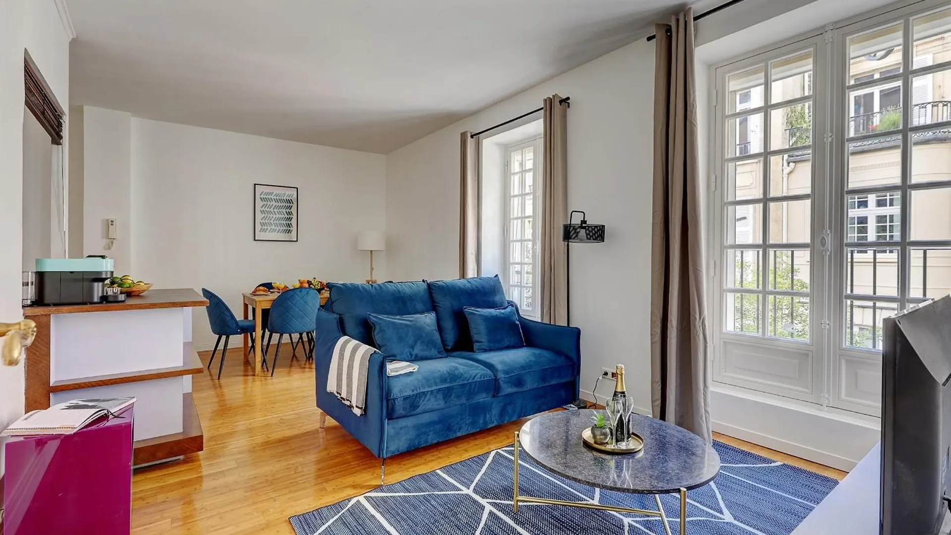 Champs-Elysees - 2Br With Balcony - Cityapartmentstay Paris